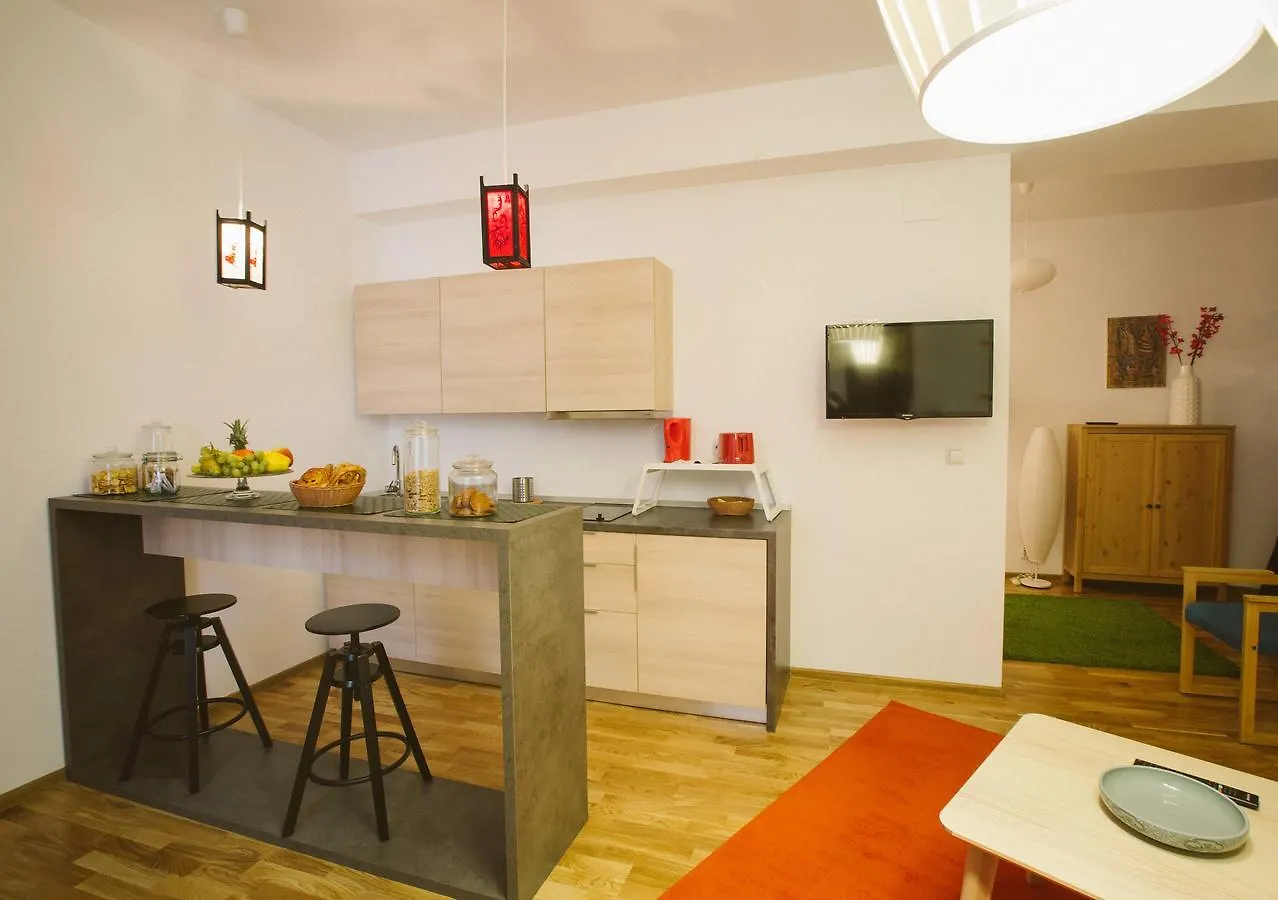 Appartamento Rezident Bucarest 0*,